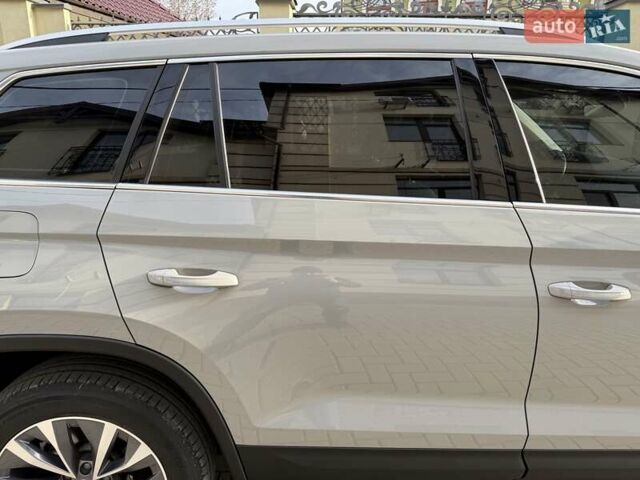 Серый Шкода Kodiaq, объемом двигателя 2 л и пробегом 107 тыс. км за 34600 $, фото 45 на Automoto.ua