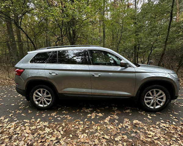 Серый Шкода Kodiaq, объемом двигателя 1.97 л и пробегом 82 тыс. км за 35250 $, фото 6 на Automoto.ua