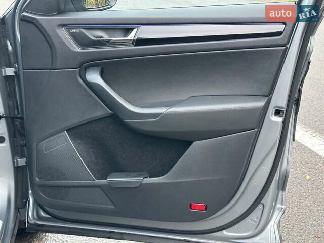 Серый Шкода Kodiaq, объемом двигателя 2 л и пробегом 181 тыс. км за 35399 $, фото 93 на Automoto.ua