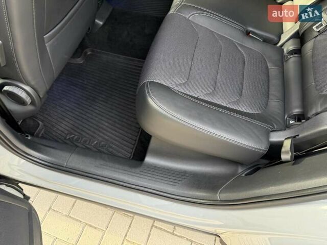 Серый Шкода Kodiaq, объемом двигателя 2 л и пробегом 107 тыс. км за 34600 $, фото 67 на Automoto.ua