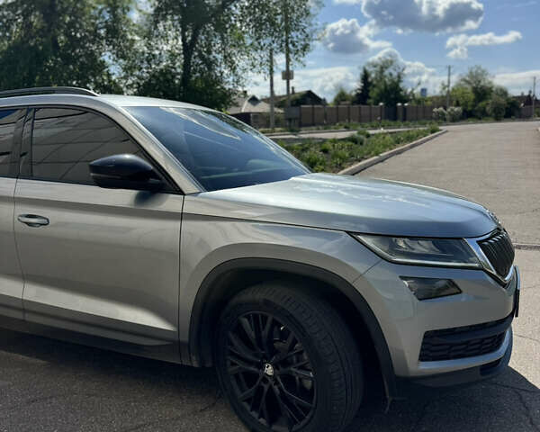 Серый Шкода Kodiaq, объемом двигателя 1.98 л и пробегом 73 тыс. км за 29900 $, фото 3 на Automoto.ua