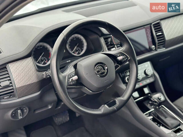 Серый Шкода Kodiaq, объемом двигателя 1.97 л и пробегом 77 тыс. км за 29999 $, фото 10 на Automoto.ua