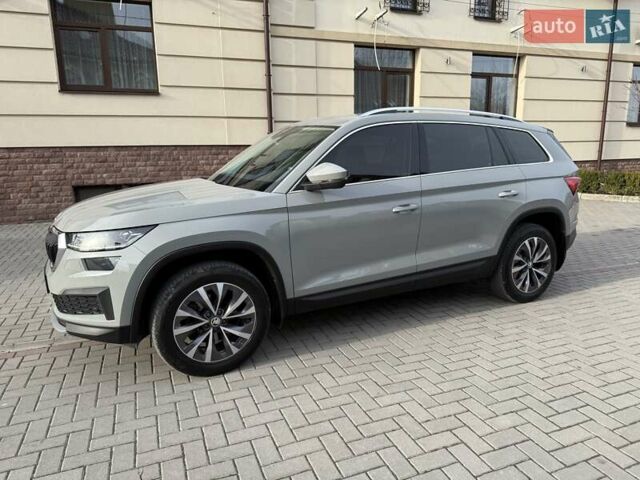 Серый Шкода Kodiaq, объемом двигателя 2 л и пробегом 107 тыс. км за 34600 $, фото 9 на Automoto.ua