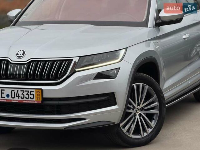 Серый Шкода Kodiaq, объемом двигателя 1.97 л и пробегом 177 тыс. км за 35999 $, фото 2 на Automoto.ua