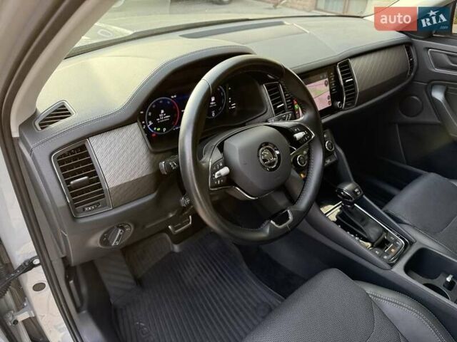Серый Шкода Kodiaq, объемом двигателя 2 л и пробегом 107 тыс. км за 34600 $, фото 62 на Automoto.ua