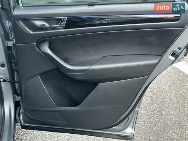 Серый Шкода Kodiaq, объемом двигателя 2 л и пробегом 181 тыс. км за 35399 $, фото 85 на Automoto.ua