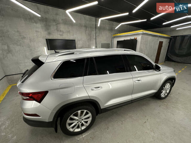 Серый Шкода Kodiaq, объемом двигателя 1.97 л и пробегом 189 тыс. км за 31000 $, фото 15 на Automoto.ua
