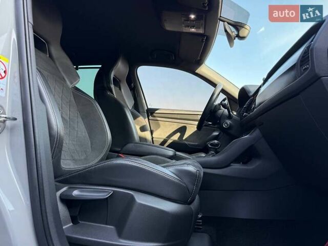 Сірий Шкода Kodiaq, об'ємом двигуна 1.98 л та пробігом 92 тис. км за 35300 $, фото 63 на Automoto.ua