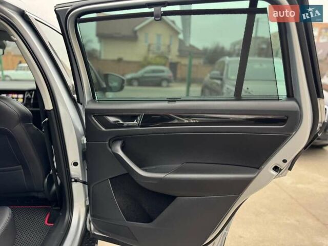 Серый Шкода Kodiaq, объемом двигателя 1.97 л и пробегом 177 тыс. км за 35999 $, фото 38 на Automoto.ua