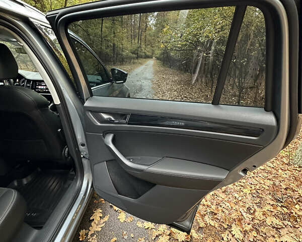 Серый Шкода Kodiaq, объемом двигателя 1.97 л и пробегом 82 тыс. км за 35250 $, фото 26 на Automoto.ua