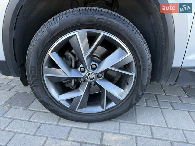 Серый Шкода Kodiaq, объемом двигателя 1.98 л и пробегом 121 тыс. км за 31000 $, фото 20 на Automoto.ua