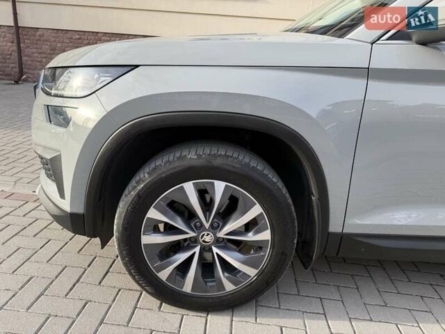 Серый Шкода Kodiaq, объемом двигателя 2 л и пробегом 107 тыс. км за 34600 $, фото 35 на Automoto.ua