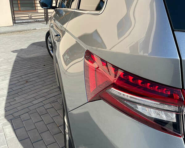 Серый Шкода Kodiaq, объемом двигателя 1.97 л и пробегом 96 тыс. км за 32800 $, фото 5 на Automoto.ua