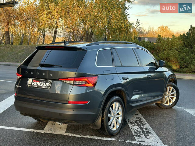Сірий Шкода Kodiaq, об'ємом двигуна 1.97 л та пробігом 248 тис. км за 27499 $, фото 4 на Automoto.ua
