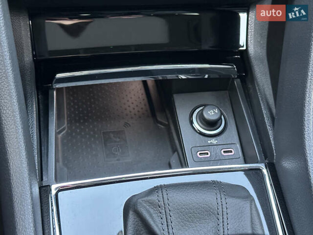 Серый Шкода Kodiaq, объемом двигателя 2 л и пробегом 181 тыс. км за 35399 $, фото 130 на Automoto.ua