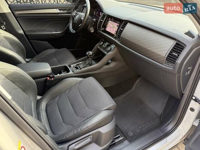 Серый Шкода Kodiaq, объемом двигателя 2 л и пробегом 107 тыс. км за 34600 $, фото 85 на Automoto.ua