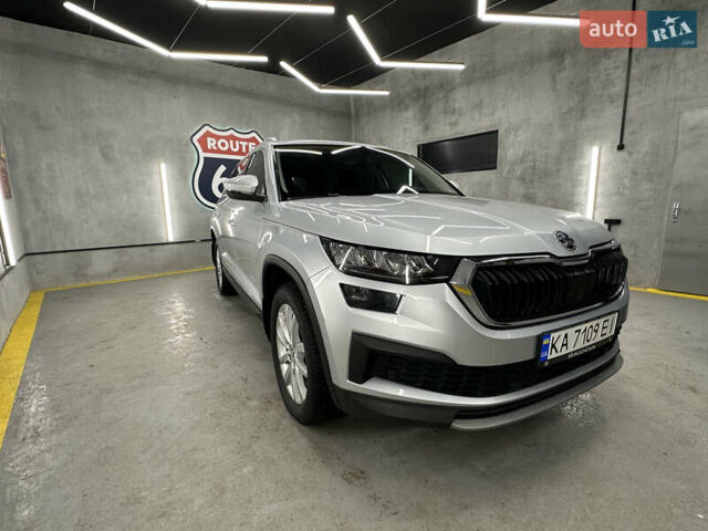 Серый Шкода Kodiaq, объемом двигателя 1.97 л и пробегом 189 тыс. км за 31000 $, фото 4 на Automoto.ua