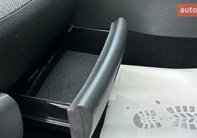 Серый Шкода Kodiaq, объемом двигателя 1.97 л и пробегом 141 тыс. км за 29999 $, фото 77 на Automoto.ua