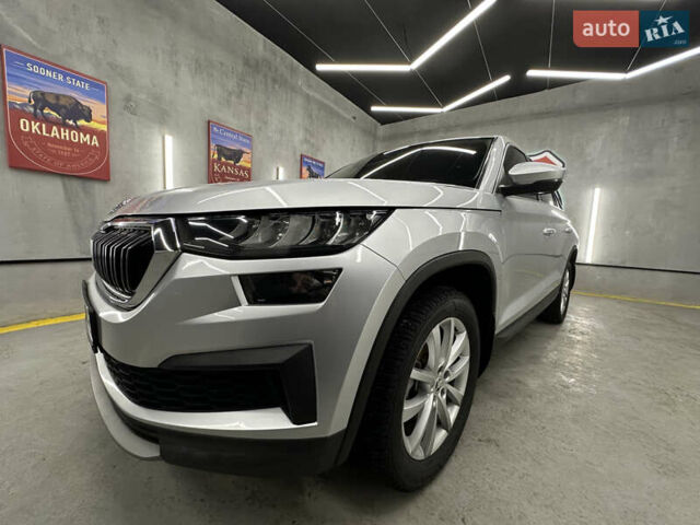 Серый Шкода Kodiaq, объемом двигателя 1.97 л и пробегом 189 тыс. км за 31000 $, фото 6 на Automoto.ua