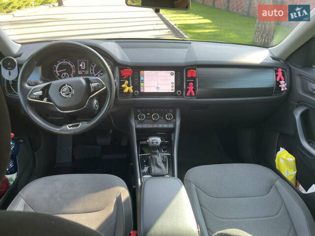 Сірий Шкода Kodiaq, об'ємом двигуна 1.98 л та пробігом 197 тис. км за 25950 $, фото 6 на Automoto.ua