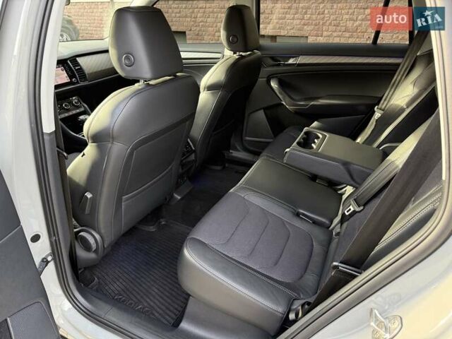 Серый Шкода Kodiaq, объемом двигателя 2 л и пробегом 107 тыс. км за 34600 $, фото 64 на Automoto.ua