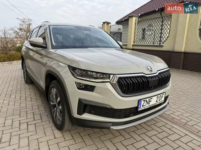 Серый Шкода Kodiaq, объемом двигателя 2 л и пробегом 107 тыс. км за 34600 $, фото 4 на Automoto.ua
