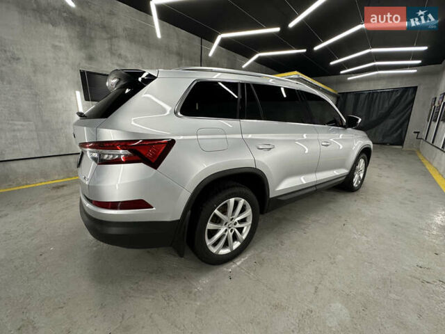 Серый Шкода Kodiaq, объемом двигателя 1.97 л и пробегом 189 тыс. км за 31000 $, фото 13 на Automoto.ua