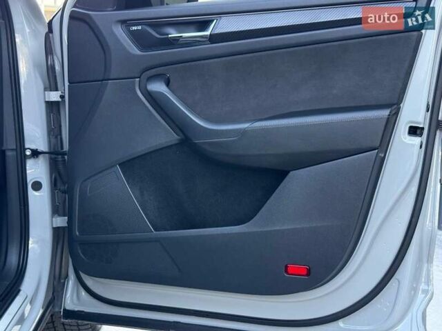 Сірий Шкода Kodiaq, об'ємом двигуна 1.98 л та пробігом 92 тис. км за 35300 $, фото 60 на Automoto.ua