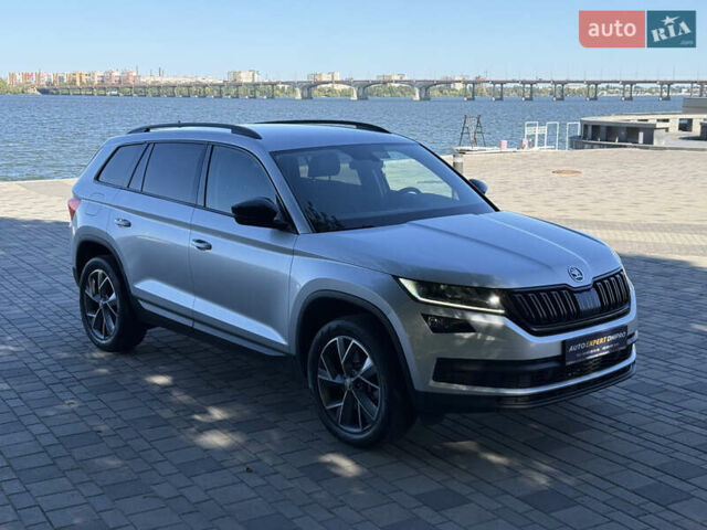 Серый Шкода Kodiaq, объемом двигателя 1.98 л и пробегом 121 тыс. км за 31000 $, фото 3 на Automoto.ua