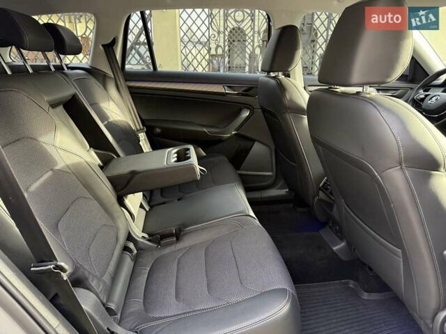 Серый Шкода Kodiaq, объемом двигателя 2 л и пробегом 107 тыс. км за 34600 $, фото 81 на Automoto.ua