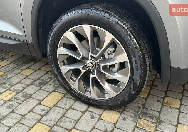 Серый Шкода Kodiaq, объемом двигателя 1.97 л и пробегом 141 тыс. км за 29999 $, фото 114 на Automoto.ua