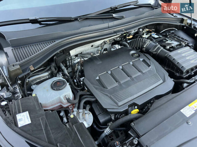 Серый Шкода Kodiaq, объемом двигателя 2 л и пробегом 181 тыс. км за 35399 $, фото 164 на Automoto.ua