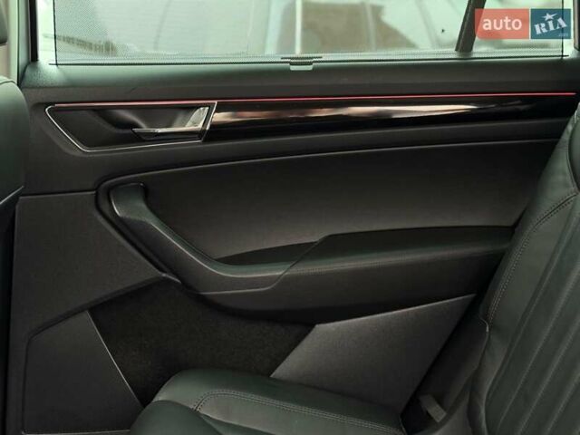 Серый Шкода Kodiaq, объемом двигателя 1.97 л и пробегом 177 тыс. км за 35999 $, фото 37 на Automoto.ua