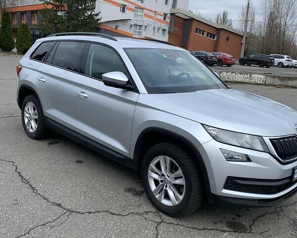 Серый Шкода Kodiaq, объемом двигателя 1.98 л и пробегом 149 тыс. км за 22700 $, фото 4 на Automoto.ua