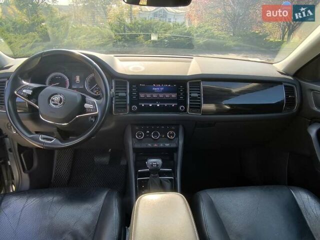 Серый Шкода Kodiaq, объемом двигателя 1.98 л и пробегом 112 тыс. км за 30787 $, фото 17 на Automoto.ua