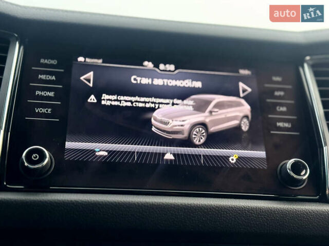 Сірий Шкода Kodiaq, об'ємом двигуна 2 л та пробігом 220 тис. км за 31300 $, фото 64 на Automoto.ua