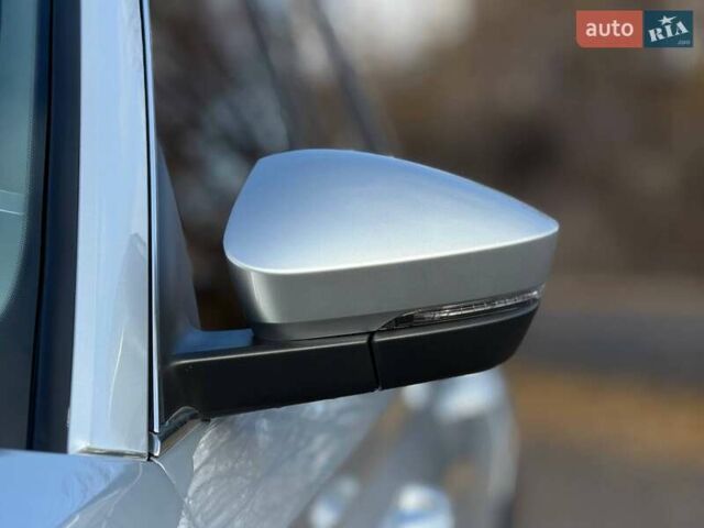 Серый Шкода Kodiaq, объемом двигателя 1.5 л и пробегом 80 тыс. км за 32000 $, фото 5 на Automoto.ua