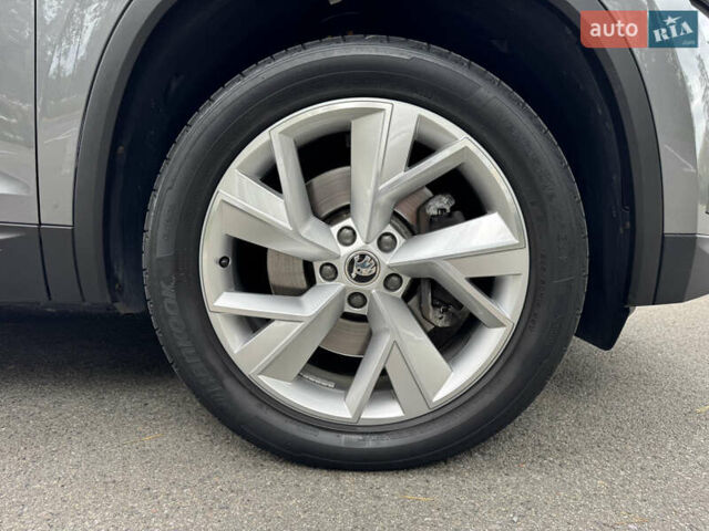 Шкода Kodiaq 2022 у Києві на Automoto.ua Сірий Шкода Kodiaq, об'ємом двигуна 2 л та пробігом 169 тис. км за 35999 $, фото 26 на Automoto.ua