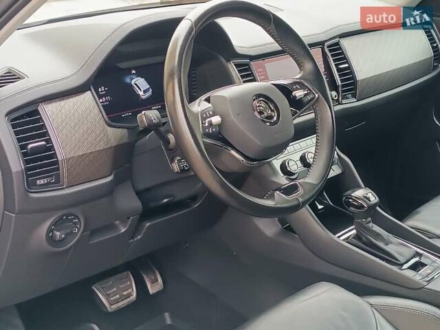 Серый Шкода Kodiaq, объемом двигателя 1.97 л и пробегом 106 тыс. км за 37700 $, фото 42 на Automoto.ua