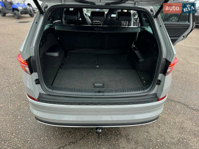 Серый Шкода Kodiaq, объемом двигателя 1.97 л и пробегом 181 тыс. км за 35500 $, фото 114 на Automoto.ua