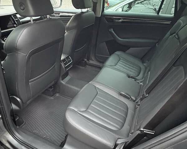 Серый Шкода Kodiaq, объемом двигателя 1.98 л и пробегом 151 тыс. км за 29300 $, фото 6 на Automoto.ua