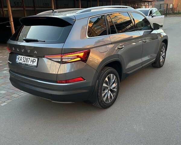 Серый Шкода Kodiaq, объемом двигателя 1.97 л и пробегом 90 тыс. км за 35500 $, фото 5 на Automoto.ua