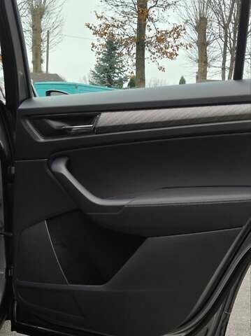 Сірий Шкода Kodiaq, об'ємом двигуна 2 л та пробігом 86 тис. км за 31900 $, фото 37 на Automoto.ua