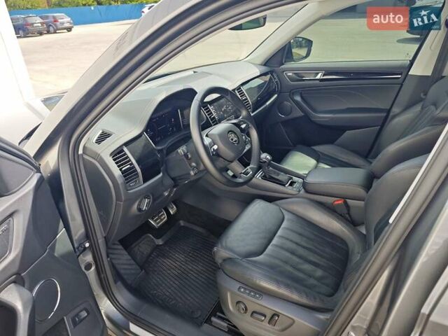 Сірий Шкода Kodiaq, об'ємом двигуна 1.97 л та пробігом 50 тис. км за 42036 $, фото 8 на Automoto.ua