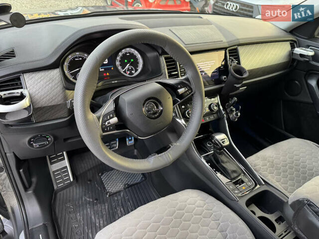 Серый Шкода Kodiaq, объемом двигателя 1.98 л и пробегом 64 тыс. км за 34500 $, фото 16 на Automoto.ua