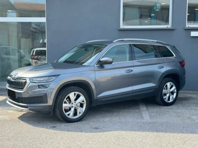 Серый Шкода Kodiaq, объемом двигателя 2 л и пробегом 10 тыс. км за 19000 $, фото 2 на Automoto.ua