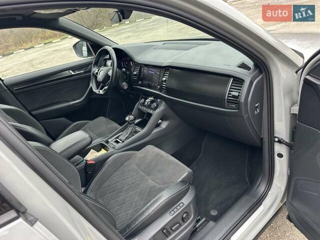 Серый Шкода Kodiaq, объемом двигателя 1.97 л и пробегом 188 тыс. км за 36950 $, фото 66 на Automoto.ua