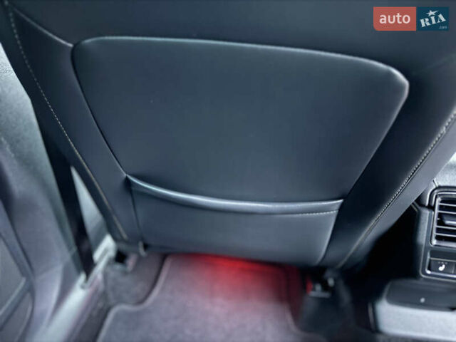 Серый Шкода Kodiaq, объемом двигателя 1.97 л и пробегом 181 тыс. км за 35500 $, фото 108 на Automoto.ua