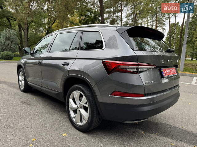 Шкода Kodiaq 2022 у Києві на Automoto.ua Сірий Шкода Kodiaq, об'ємом двигуна 2 л та пробігом 169 тис. км за 35999 $, фото 5 на Automoto.ua