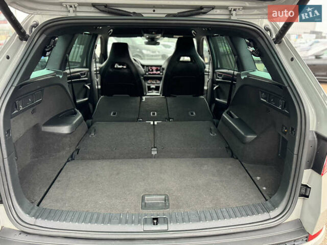Серый Шкода Kodiaq, объемом двигателя 1.97 л и пробегом 181 тыс. км за 35500 $, фото 128 на Automoto.ua
